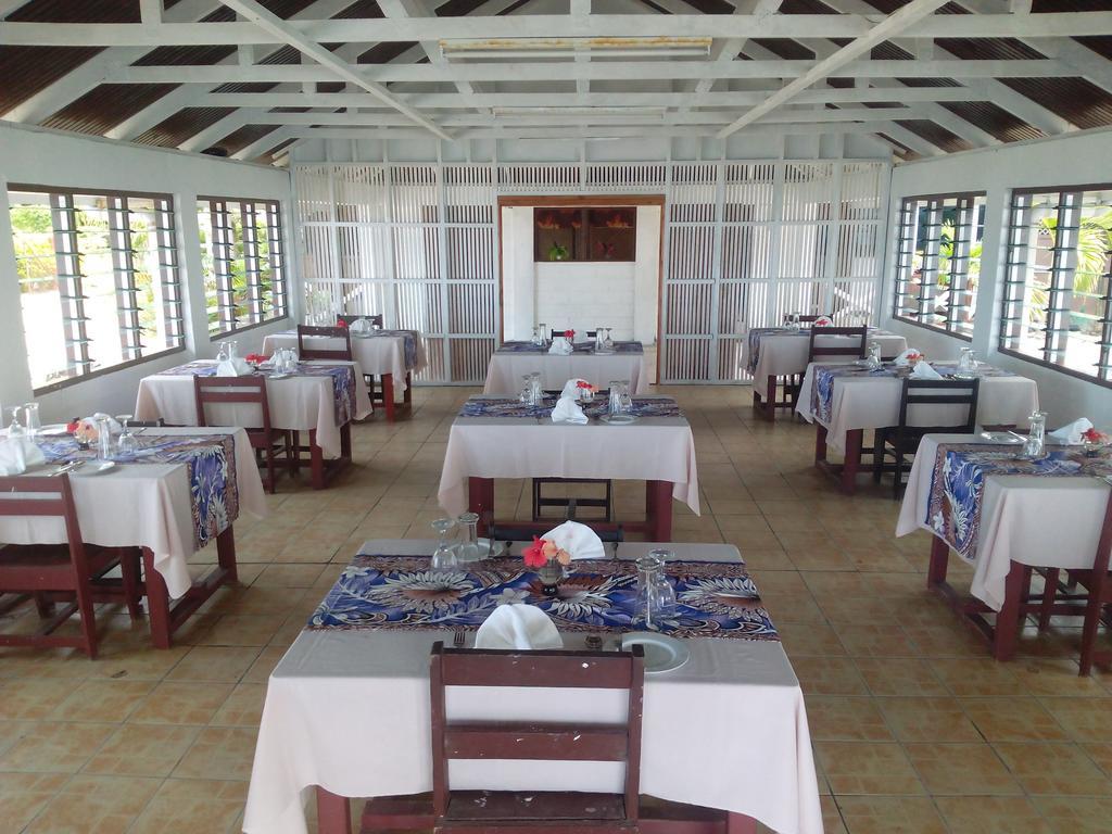 Отель Vacations Beach Fale Manase Экстерьер фото