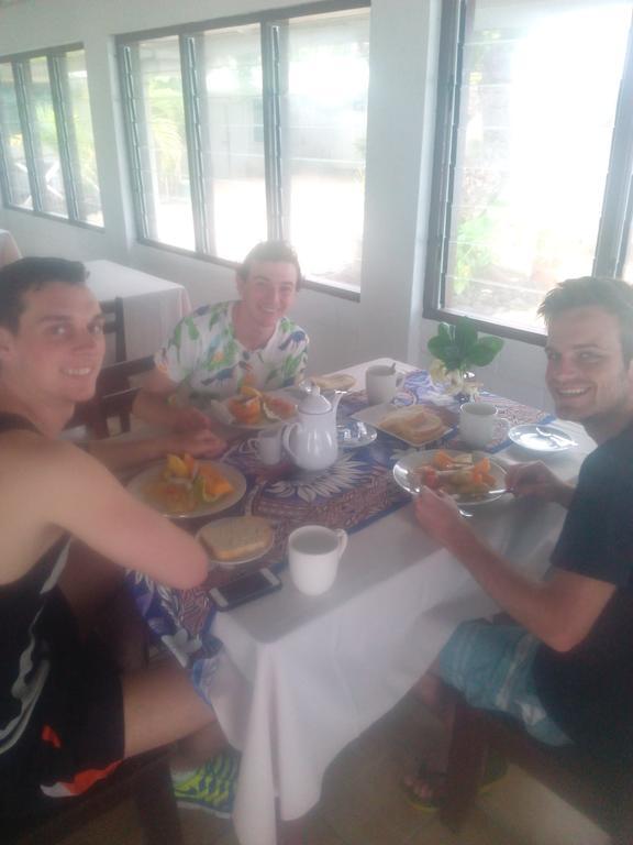 Отель Vacations Beach Fale Manase Экстерьер фото